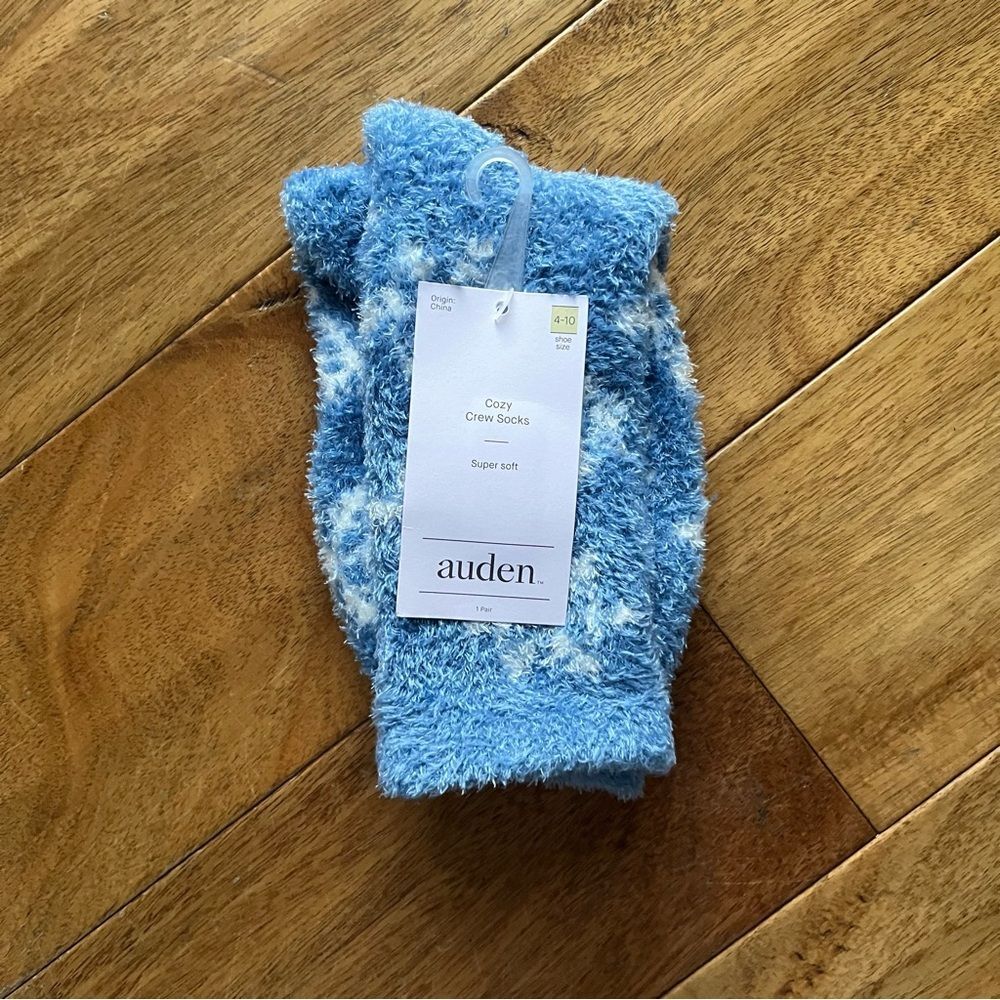 auden Cozy Blue and White Snowflake Crew Socks - Size 4-10 - NWT